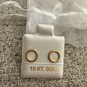 Elegant Gold Circle Stud Earrings